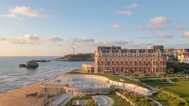 ENCHÈRES – Trois jours et plus de 3.500 lots à l’Hôtel du Palais de Biarritz
